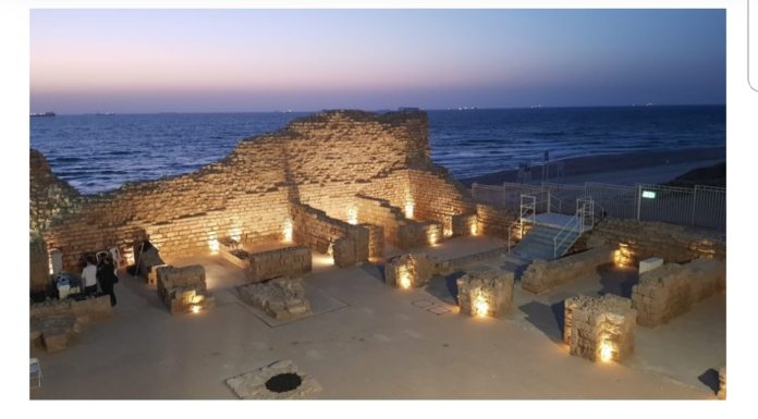 La Citadelle Ashdod-Yam comme vous ne l’avez jamais vu ! Elle est éclairée ce mardi soir pour la première fois