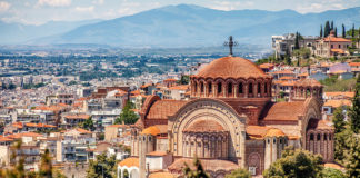 La Grèce accueille les Israéliens, les Allemands et les Chypriotes dans la première vague de visiteurs