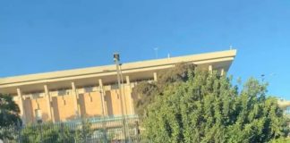 Aucune réunion du cabinet du coronavirus prévue alors que les cas atteignent près de 3000 !!!(18/12/2020)