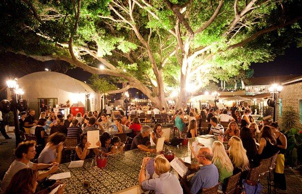 Dans un virage politique serré, les plages, les restaurants et les écoles resteront ouverts 20-07-2020