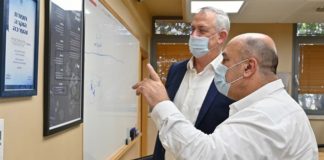 Israël : l’Institut de Ness Ziona se prépare à tester le vaccin contre le coronavirus sur l’homme après les fêtes de Tichri