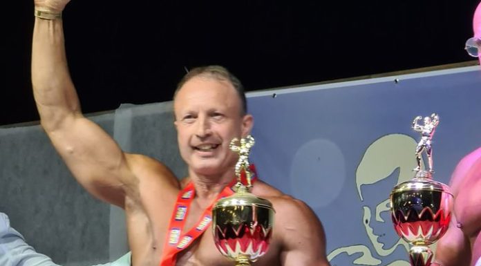 Yvgeny Rise, directeur du gymnase du Matnas Beit Lavron, a remporté le titre de M. Israel dans la catégorie des 50 +