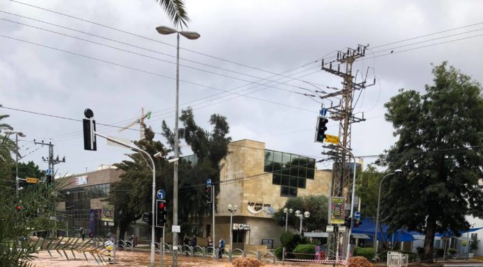 Les tempêtes font rage dans tout Israël, provoquant des inondations massives à travers le pays