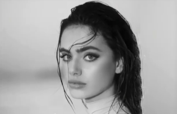 Yael Shelbia, la mannequin israélienne classée la plus belle femme du monde