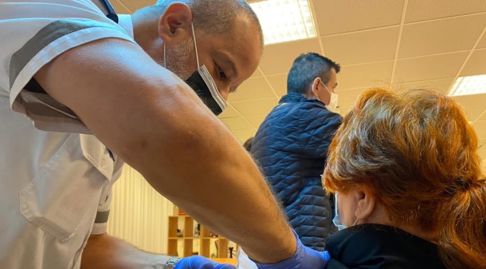 Pfizer et Israël sont tombés d’accord : de nouveaux vaccins COVID arrivent le 1er août 2021