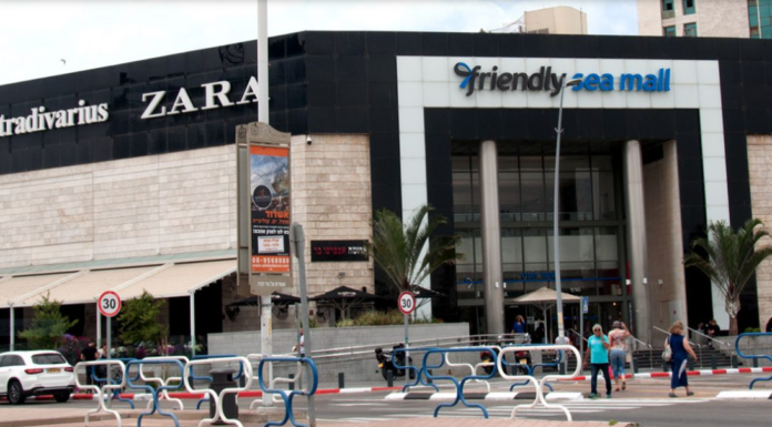 Les restrictions dans les écoles et centres commerciaux en Israël approuvées