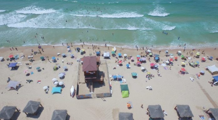 Une chaise ou un parasol de plage pour seulement 2 NIS : le projet Hofix revient à Ashdod