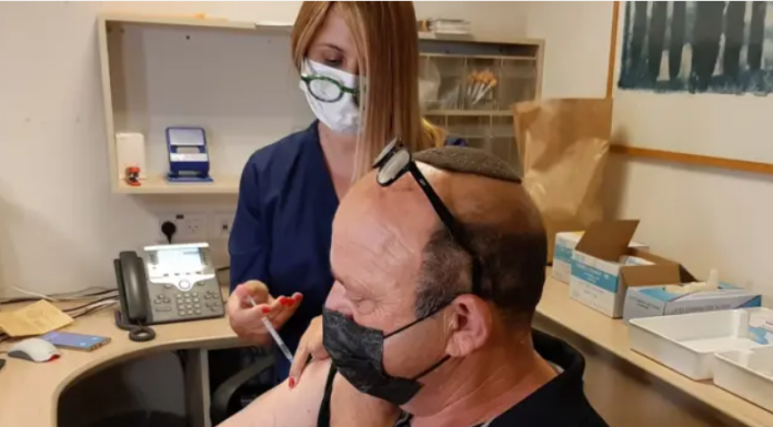 Israël va lancer une étude pour décider qui a besoin d’un troisième vaccin COVID et quand !