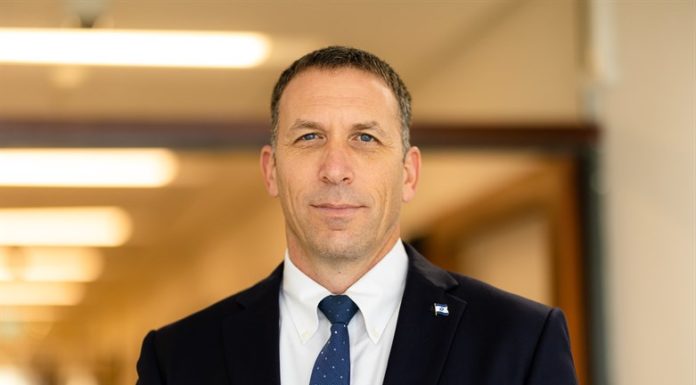 Israël – Le ministre des services religieux révèle les réformes de conversion proposées