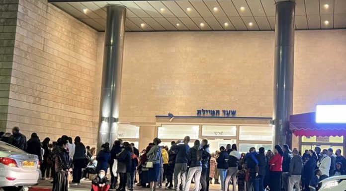 COVID-19 : La quarantaine pour les personnes infectées sera raccourcie de 10 à 7 jours