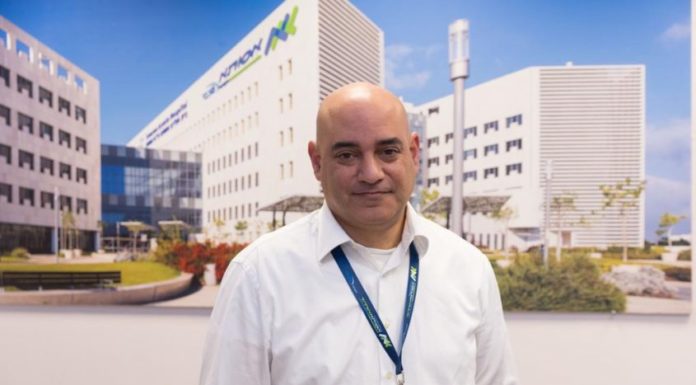 Le vice-président d’Assuta Ashdod met en garde contre la suppression de l’obligation de porter des masques : « Inutile et dangereux »
