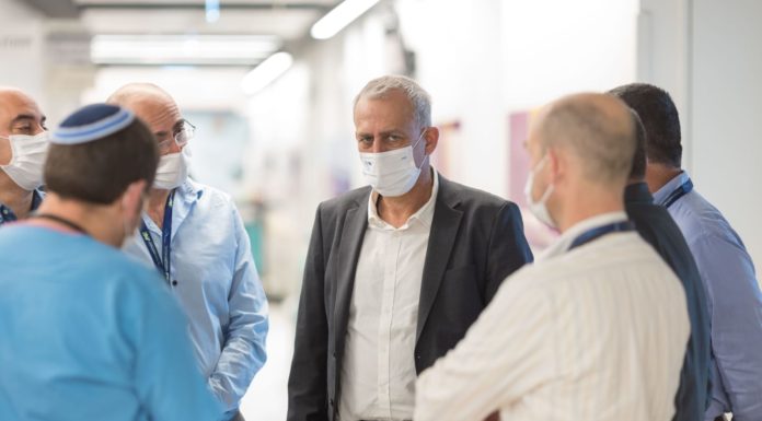Ashdod : Le Maire, le Dr Yehiel Lasri sollicite le premier ministre sur les besoins urgents de l’Hôpital Assuta
