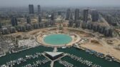 Observez le lac de la marina d'Ashdod la nuit, avant son ouverture au grand public