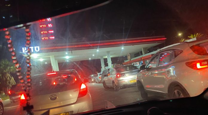 Ce soir, une flambée des prix du carburant – files d’attente dans les stations-service