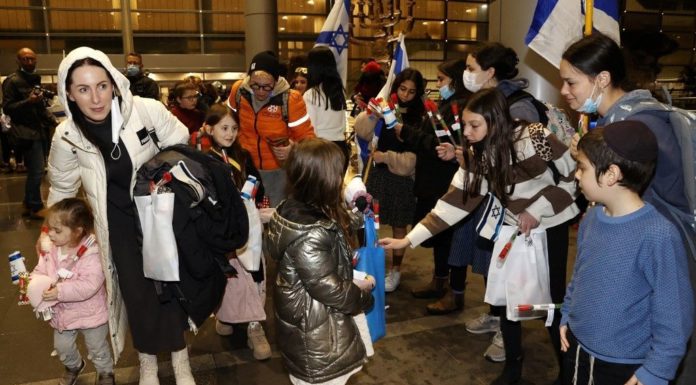 Israel terre d’ accueil ?! – par Rony Akrich