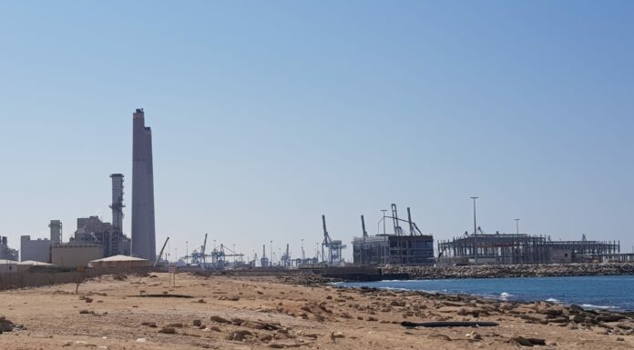 C’est ainsi qu’ils essaient de baisser le tarif de l’électricité – au détriment de la santé des habitants d’Ashdod