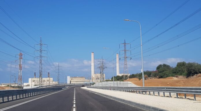 Mark et Lahmani prennent des mesures pour empêcher la tentative de réduire les coûts d’électricité – au détriment des résidents