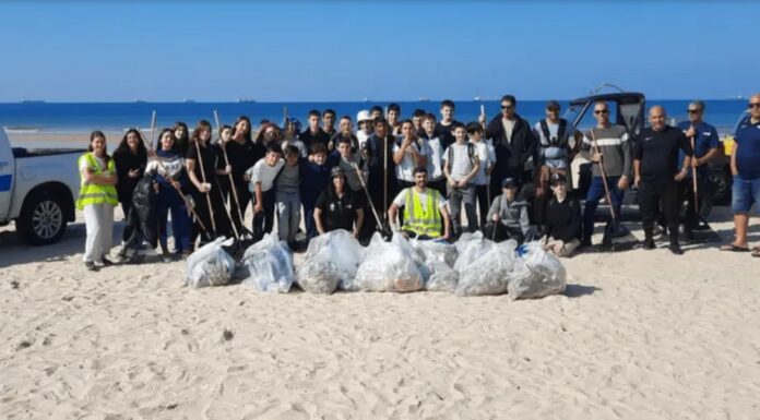 Ashdod : Des milliers de volontaires mobilisés pour nettoyer les plages du sud d’Israël