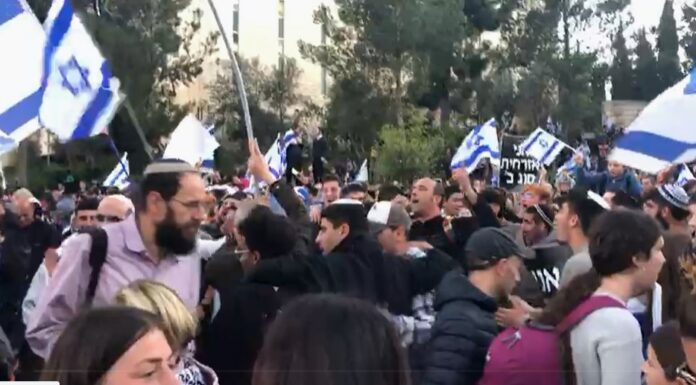 Politique – Quelle est la bonne direction ? par Caroline Elishéva REBOUH