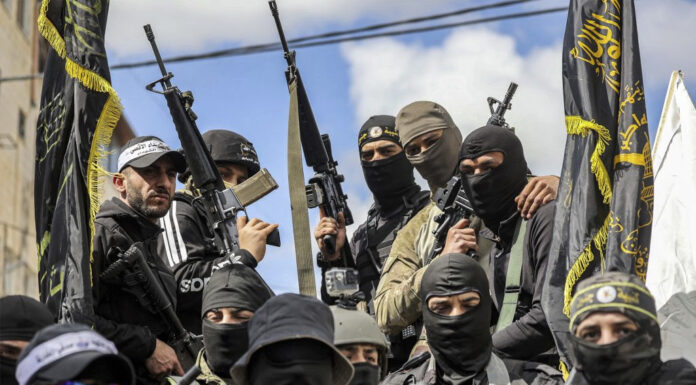 Une nouvelle loi interdit aux terroristes et à leurs familles d’obtenir un statut légal en Israël