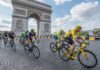 L’équipe cycliste israélienne participe au Tour de France Christopher Froome, en maillot jaune, devant l'Arc de Triomphe lors du Tour de France 2016. Photo de Frederic Legrand via Shutterstock.com