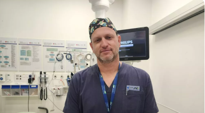 Quand le pays est attaqué tu te lèves, l’histoire du Dr Noor qui a tout laissé pour participer à l’effort de guerre