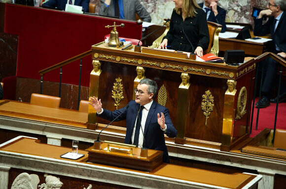 France – Le Sénat a largement adopté le projet de loi immigration