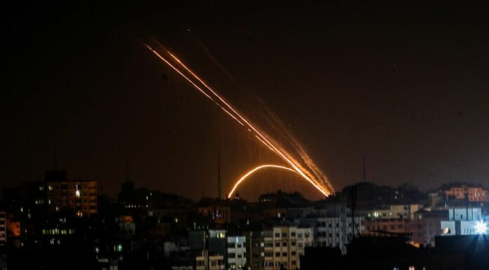 Des salves tirées sur Ashdod, le Hamas ayant élargi la portée de ses roquettes