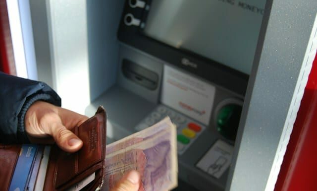 Augmentation des commissions bancaires, palmarès des banques les plus compétitives ! par Arnaud Sayegh