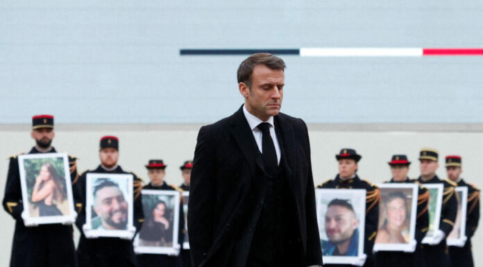 L’IGNOBLE PETIT MACRON IMPOSE L’EMBARGO SUR ISRAEL ! Rony Akrich