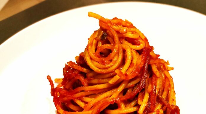 Ma mère « Le crime ne paie que le dimanche » par Rony Hayot