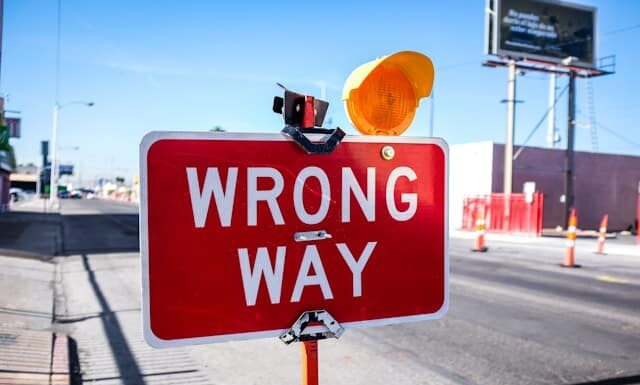 Deux banques israéliennes mises à l’amende pour défaut de service par Arnaud Sayegh