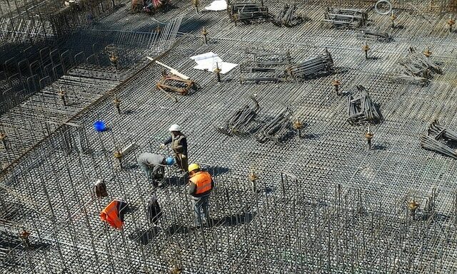 Pénurie de main d’oeuvre dans l’Immobilier : la Banque Centrale d’Israël s’en mêle ! par Arnaud Sayegh