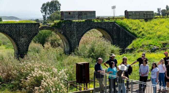 Vue spectaculaire sur l’histoire et la nature dans « Naharayim Be Gesher » (Vieux Gesher)