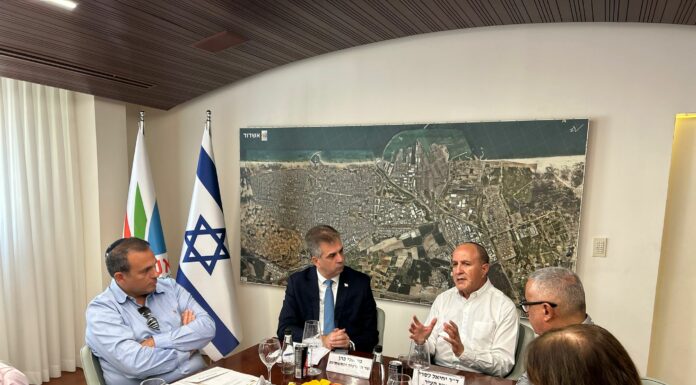 Ashdod : Soutien et promotion de projets du Ministre de l’Énergie et des Infrastructures, M. Eli Cohen