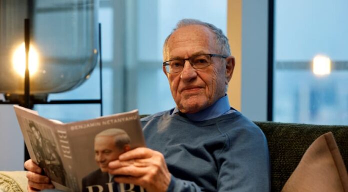 Dershowitz réunit une « équipe de rêve » pour défendre Netanyahu et Gallant à la CPI