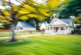 Procédures raccourcies, allègements annulés : quels changements pour le secteur immobilier ?