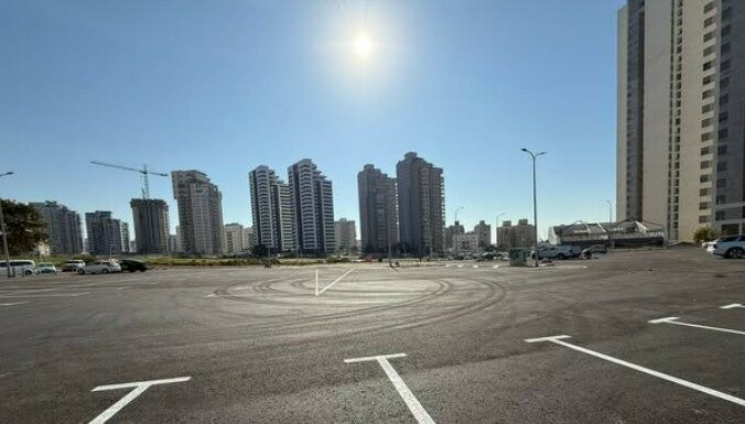 La municipalité d’Ashdod a de bonnes nouvelles pour les résidents : des milliers de nouveaux parkings gratuits