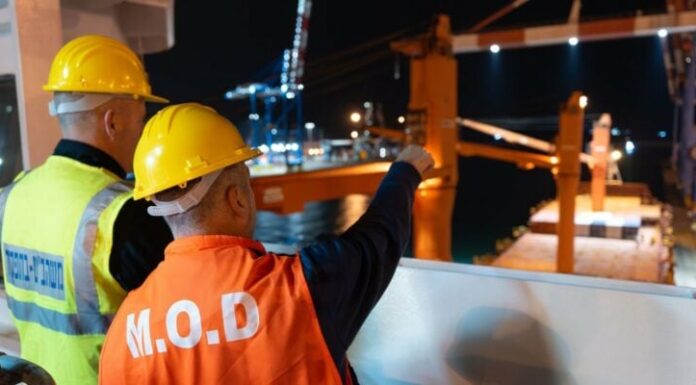 Après la levée de l’interdiction par Trump, des bombes lourdes américaines arrivent en Israël