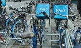 Wolt, un ogre en vélo et en habit bleu par Yaelle Ifrah
