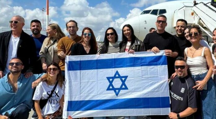 Yuval Raphael rencontre le président Herzog avant son départ pour le concours Eurovision de la chanson 2025