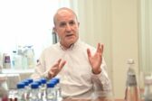 Dr Lasry à l’approche de la rentrée scolaire : « Cette année, nous lançons la révolution de l’IA dans le système éducatif d’Ashdod »