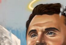 Un artiste israélien crée une magnifique fresque murale à la mémoire de Charlie Kirk