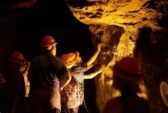 Le Tunnel du Temps » s'ouvre à Souccot – Une expérience souterraine dans la grotte de Sédécias