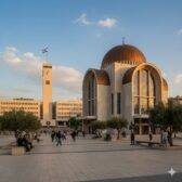 Guerre sainte à Tel-Aviv : le maire s’attaque aux synagogues ? par Rony Hayot