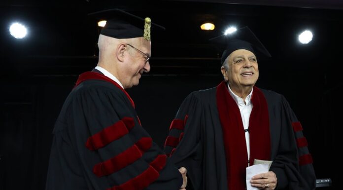 Enrico Macias Docteur Honoris causa de l’Université de Tel-Aviv