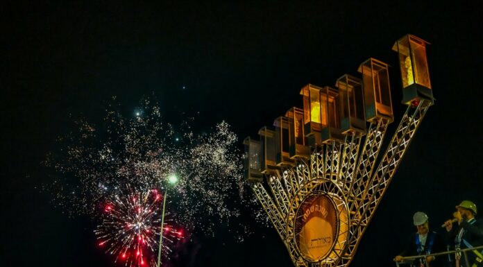 Défilés de lumière à Ashdod : une célébration de Hanoucca en hommage aux héros d’Israël ce 14 décembre 2025