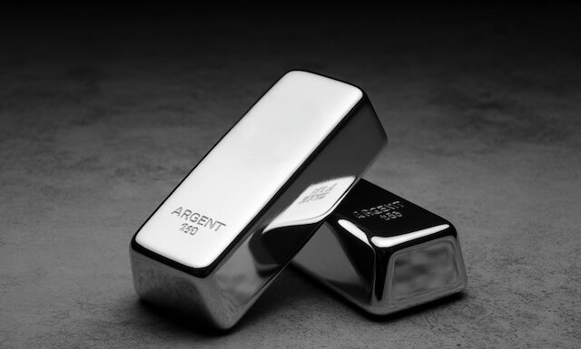 Le métal blanc brille de mille feux et s’impose comme valeur phare des marchés