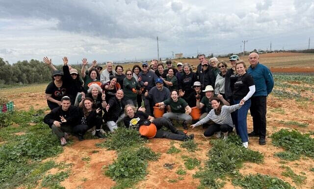 Les nouveaux immigrants israéliens trouvent un sens à leur vie en faisant du bénévolat alors que la guerre se poursuit.