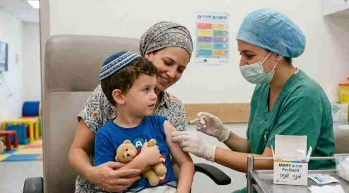 Changement radical du calendrier vaccinal en Israël : la deuxième dose du vaccin RORV est administrée précocement, à 18 mois